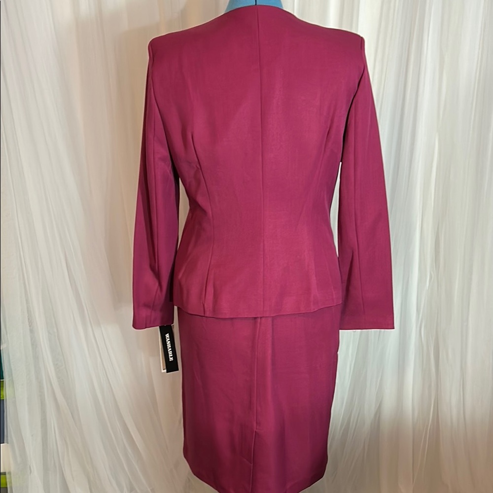 Chic Pink Suit with Dramatic Ruffle Detail - Picture 3 of 4